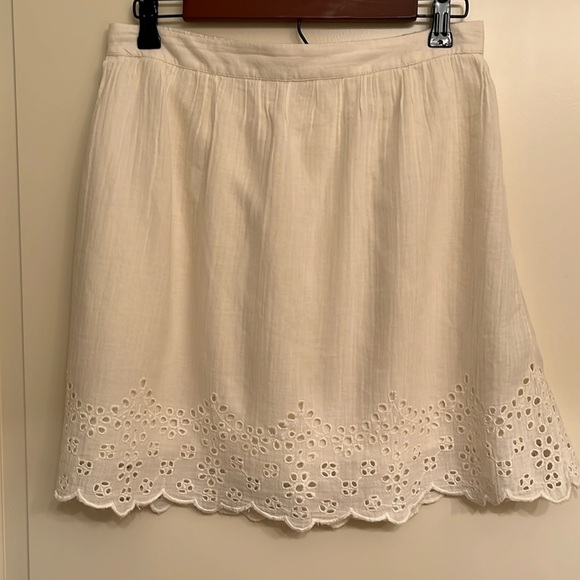 Old Navy Dresses & Skirts - Old Navy Eyelet Short Mini Skirt Cream/Off White Size SP
